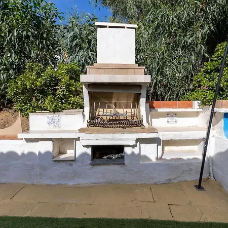 Eta, Con Giardino - Piscina E Distante 2 Minuti A Piedi Dalla ヴィラ