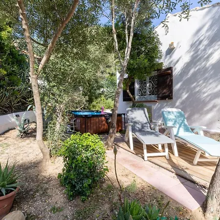 ヴィラ Eta, Con Giardino - Piscina E Distante 2 Minuti A Piedi Dalla トッレ・デッレ・ステッレ