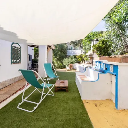Eta, Con Giardino - Piscina E Distante 2 Minuti A Piedi Dalla *