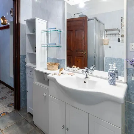 Villa Eta, Con Giardino - Piscina E Distante 2 Minuti A Piedi Dalla Torre delle Stelle