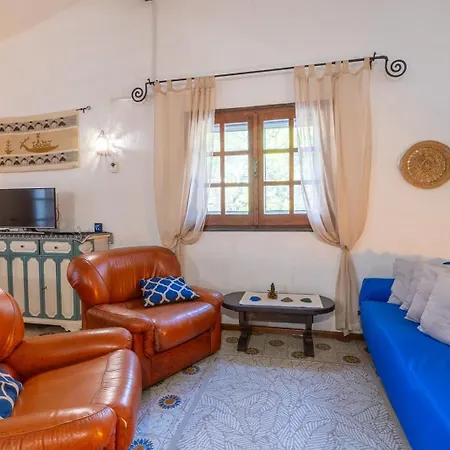 Eta, Con Giardino - Piscina E Distante 2 Minuti A Piedi Dalla Villa Torre delle Stelle