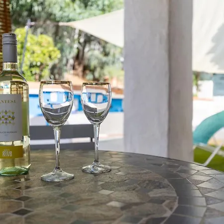 Eta, Con Giardino - Piscina E Distante 2 Minuti A Piedi Dalla 빌라 *